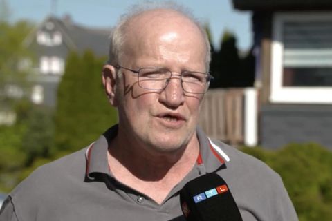 Im rheinland-pfälzischen Weitefeld wir eine dreiköpfige Familie getötet. Ein Nachbar erzählt, wie er die Tatnacht erlebt hat. Der mutmaßliche Täter ist auf der Flucht. 