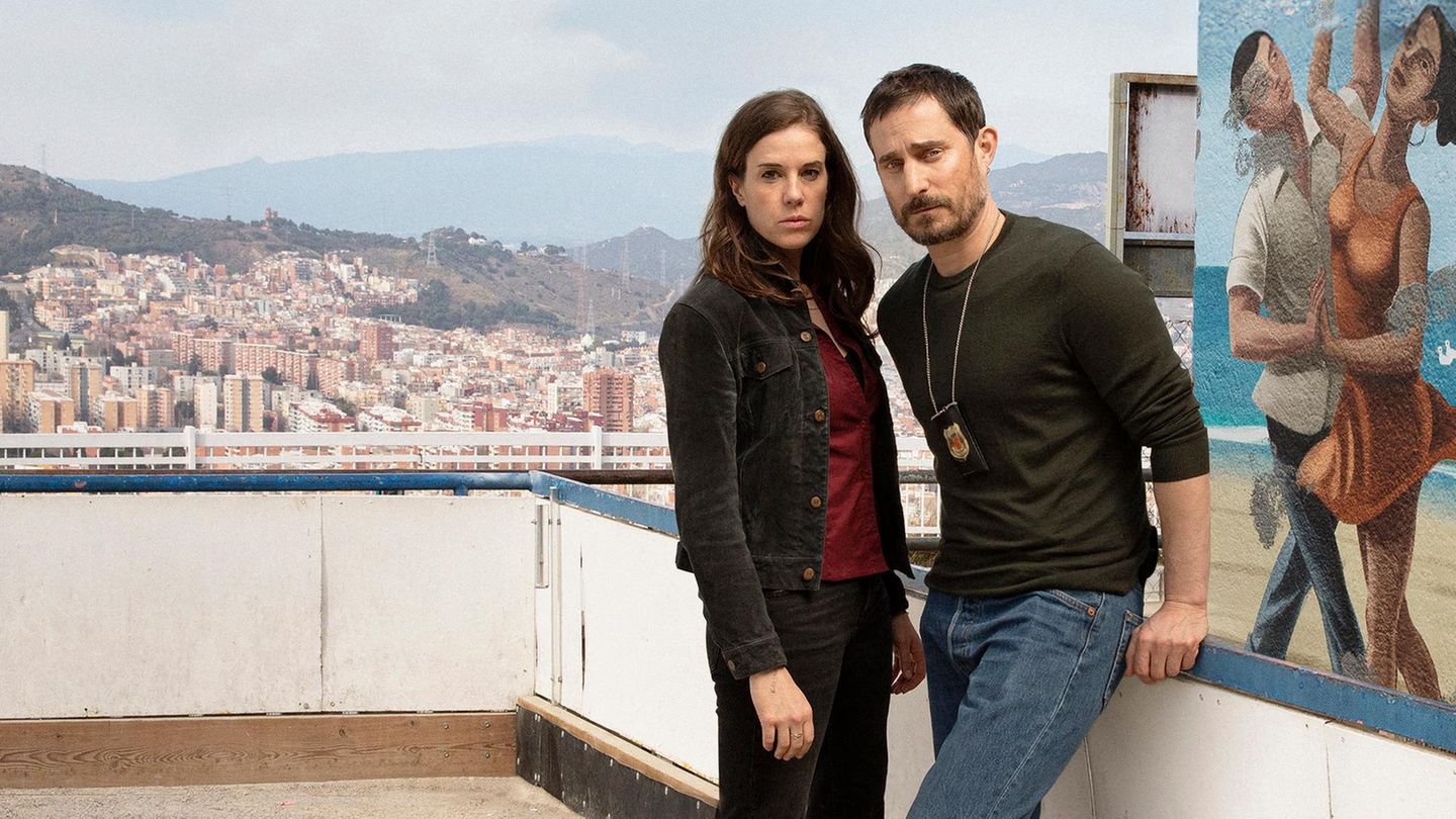 Fina Valent (Anne Schäfer) und Xavi Bonet (Clemens Schick) müssen die Geheimnisse des Barcelonaer Viertels El Carmel aufdecken