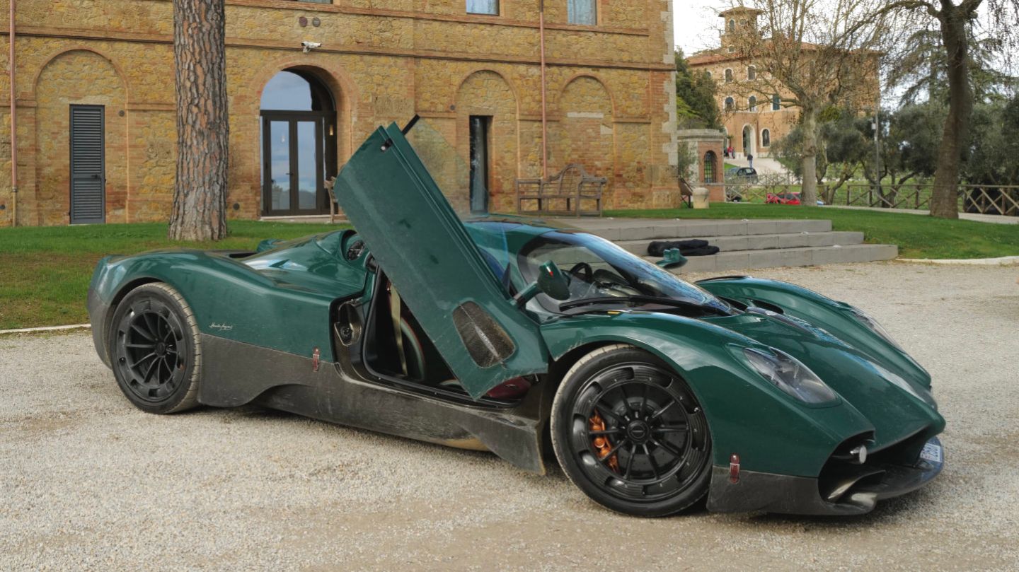 Car meeting of the super rich: hypercar rally in the Tuscany