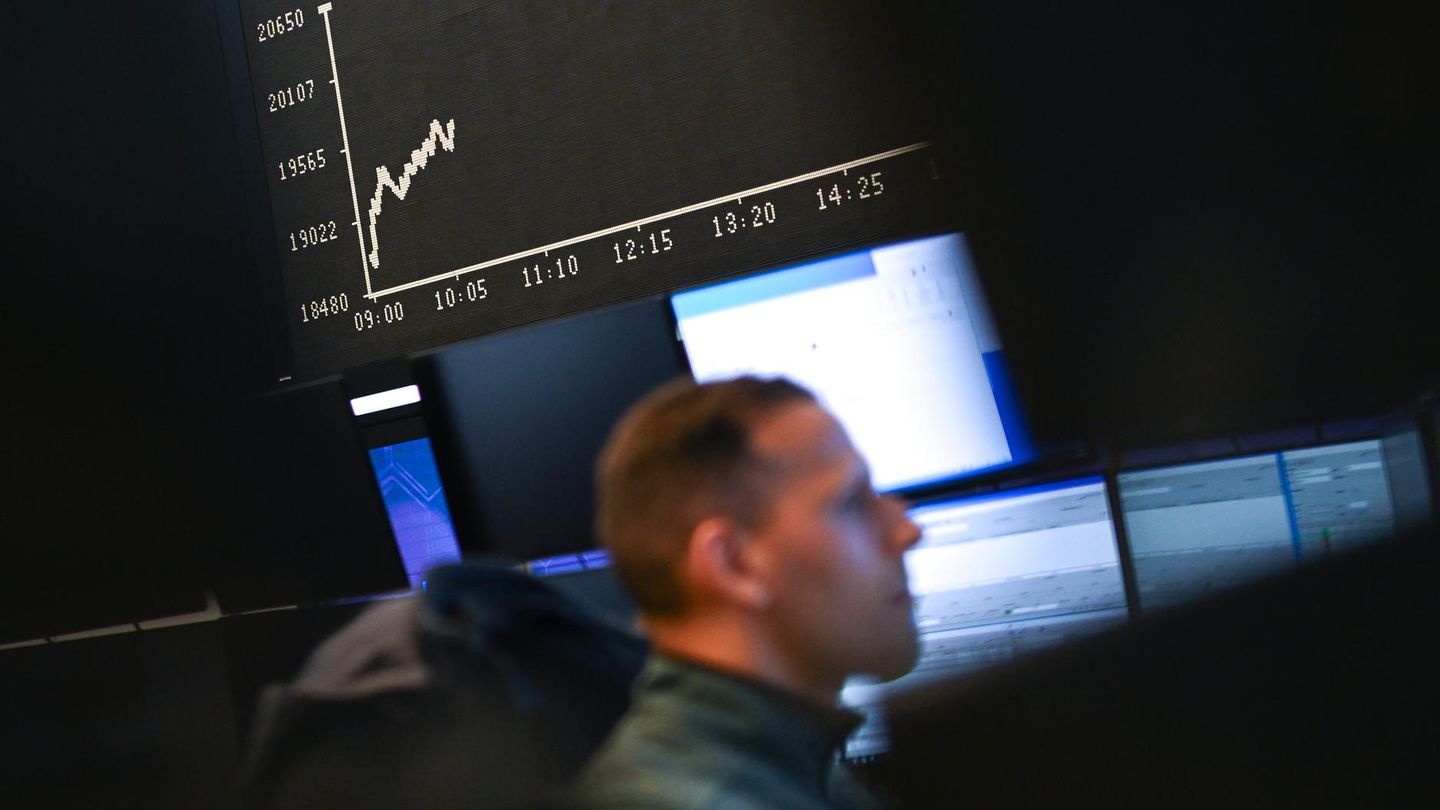 Aktienhändler an der Frankfurter Börse Aktienhändler an der Frankfurter Börse