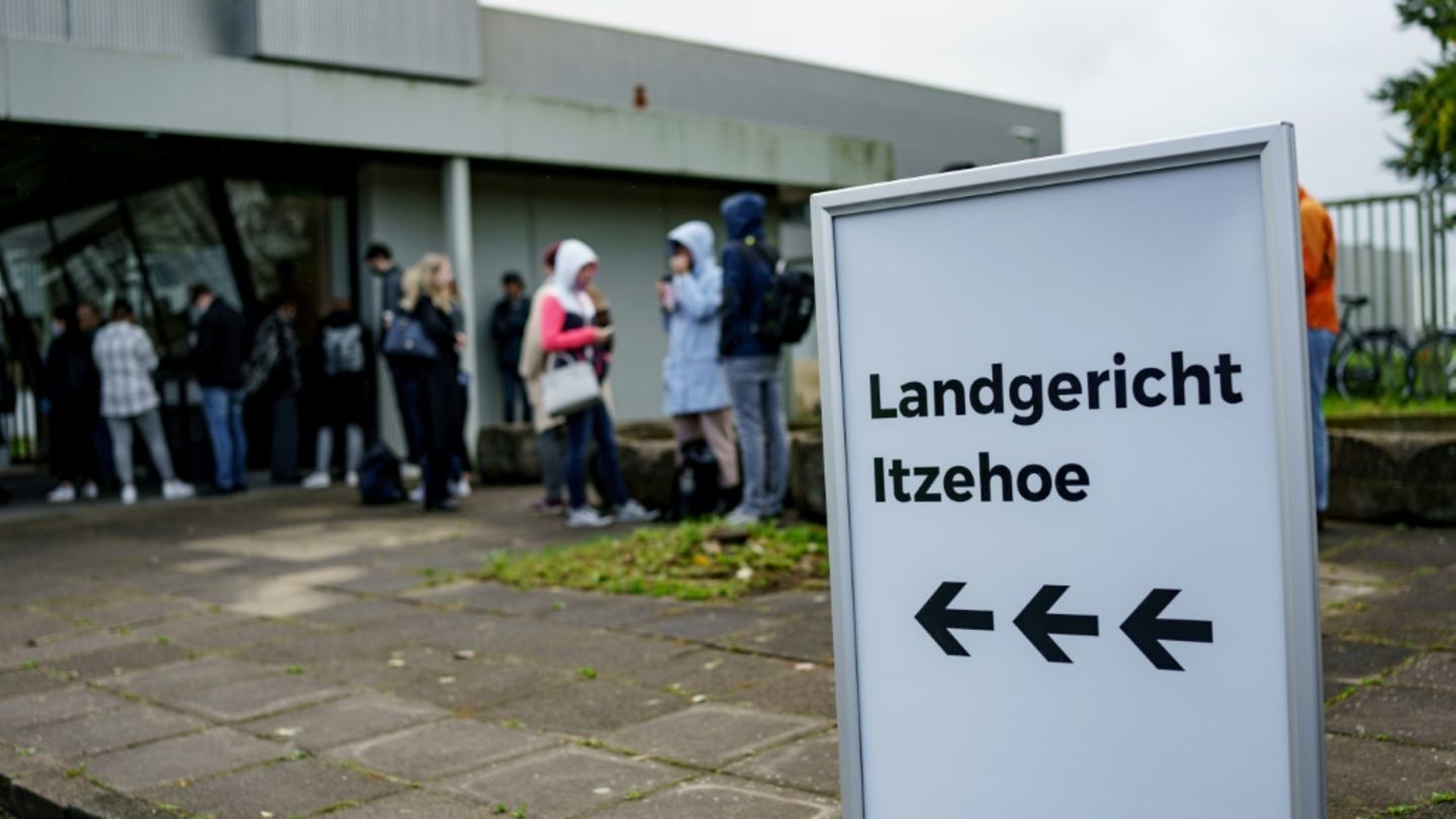 Eingang zu Landgericht Itzehoe