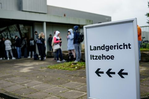 Eingang zu Landgericht Itzehoe