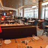 Zum neuen Restaurantangebot auf Deck 5 gehört neben der Taverna Dionysos auch das Sur Mer Bistrot