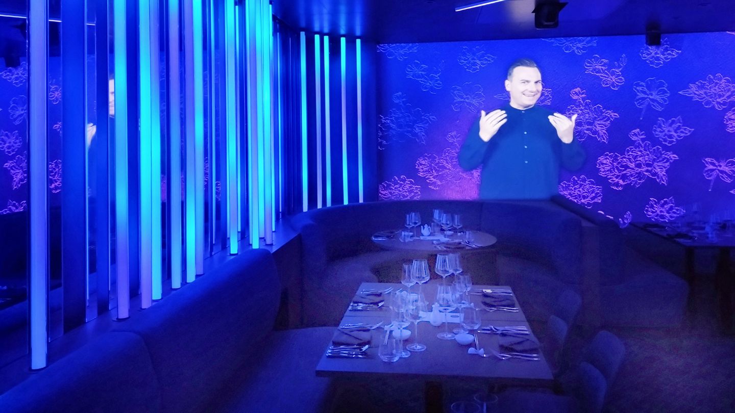 Die multimediale Dinnershow: Im japanischen Fugo-Restaurant wird gegen Aufpreis von 119 Euro ein von Fernsehkoch Tim Raue kreiertes Fünf-Gänge-Menü serviert