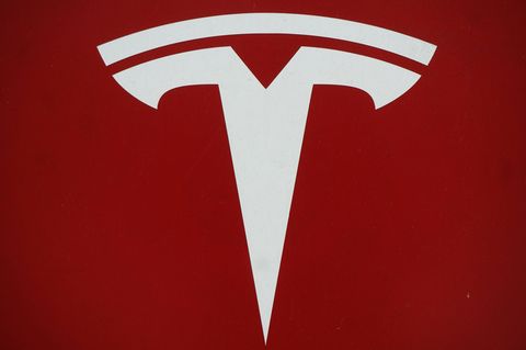 Das Logo von Tesla