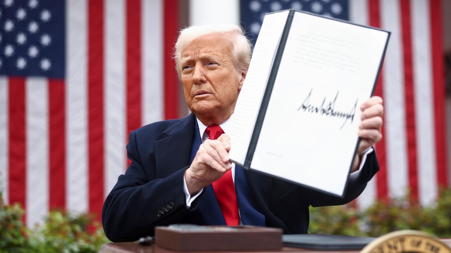 How did Donald Trump get his customs policy? A unfortunately true fairy tale