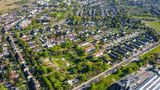 575.000 Euro kostete ein Reihenhaus in mittlerer bis guter Lage den Angaben zufolge in Karlsruhe. Die Spanne fiel mit 440.000 bis 650.000 Euro vergleichsweise gering aus. 