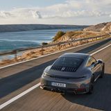 Porsche 992 GTS  Wer sich für den 992 Targa auch in der sportlicheren GTS-Version nicht erwärmen kann, dem sei die normale Coupéversion empfohlen – über 300 km/h schnell, edel und bei aller Kurvendynamik uneingeschränkt langstreckentauglich. Pure Sportlichkeit und ein kommender Klassiker