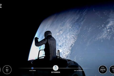 Isaacman bei seinem Weltraumspaziergang im September