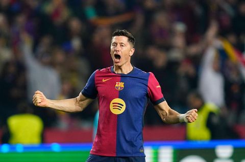 Robert Lewandowski vom FC Barcelona jubelt gegen Borussia Dortmund
