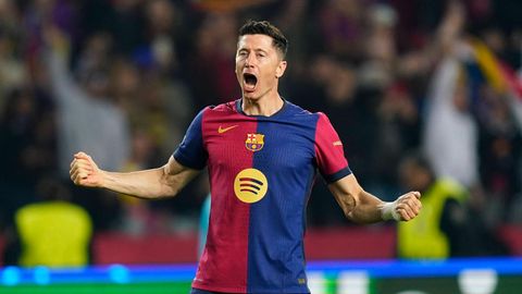 Robert Lewandowski celebrates a goal for FC Barcelona against Borussia Dortmund