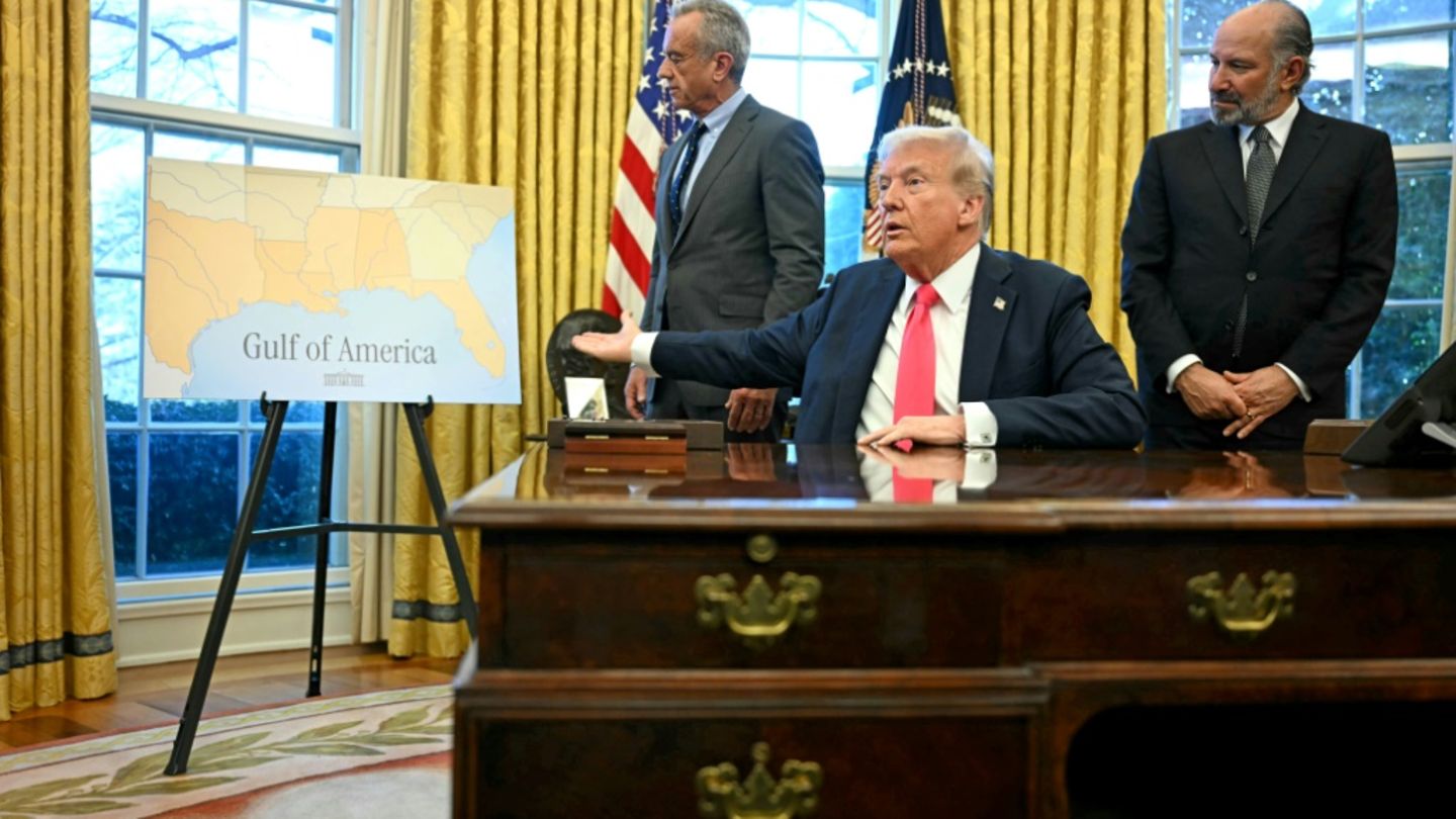 US-Präsident Donald Trump mit einer Karte des "Golfs von Amerika"