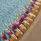 Auch die Füße über den Beckenrand zu legen, wird bei den Aqualillies zur Kunstform