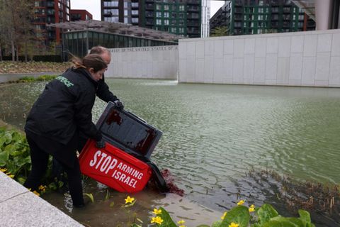 Greenpeace-Protest vor der US-Botschaft in London