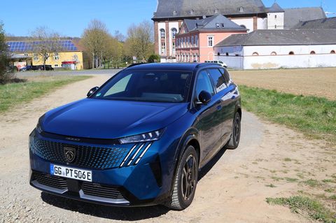 Peugeot E-5008