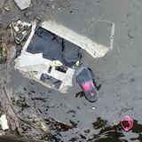 New York: Trümmer schwimmen im Wasser an der Stelle, an der ein Hubschrauber in den Hudson River gestürzt ist