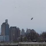 Hubschrauber Absturz New York: Videos zeigen den Absturz des Helikopters