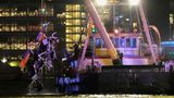 Hubschrauber Absturz New York: Bergung des Wracks bei Dunkelheit