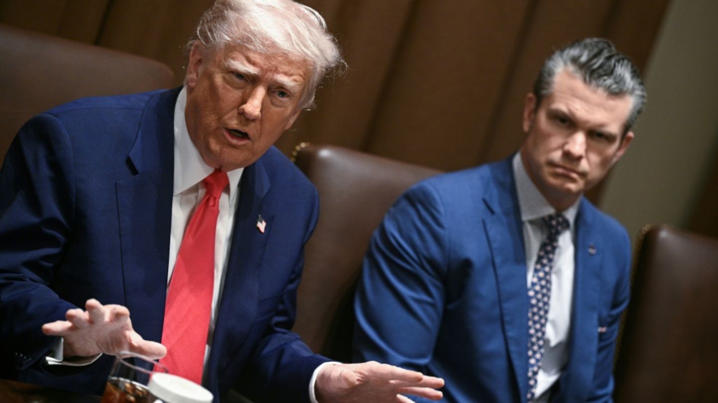 Pentagonchef Pete Hegseth mit US-Präsident Trump