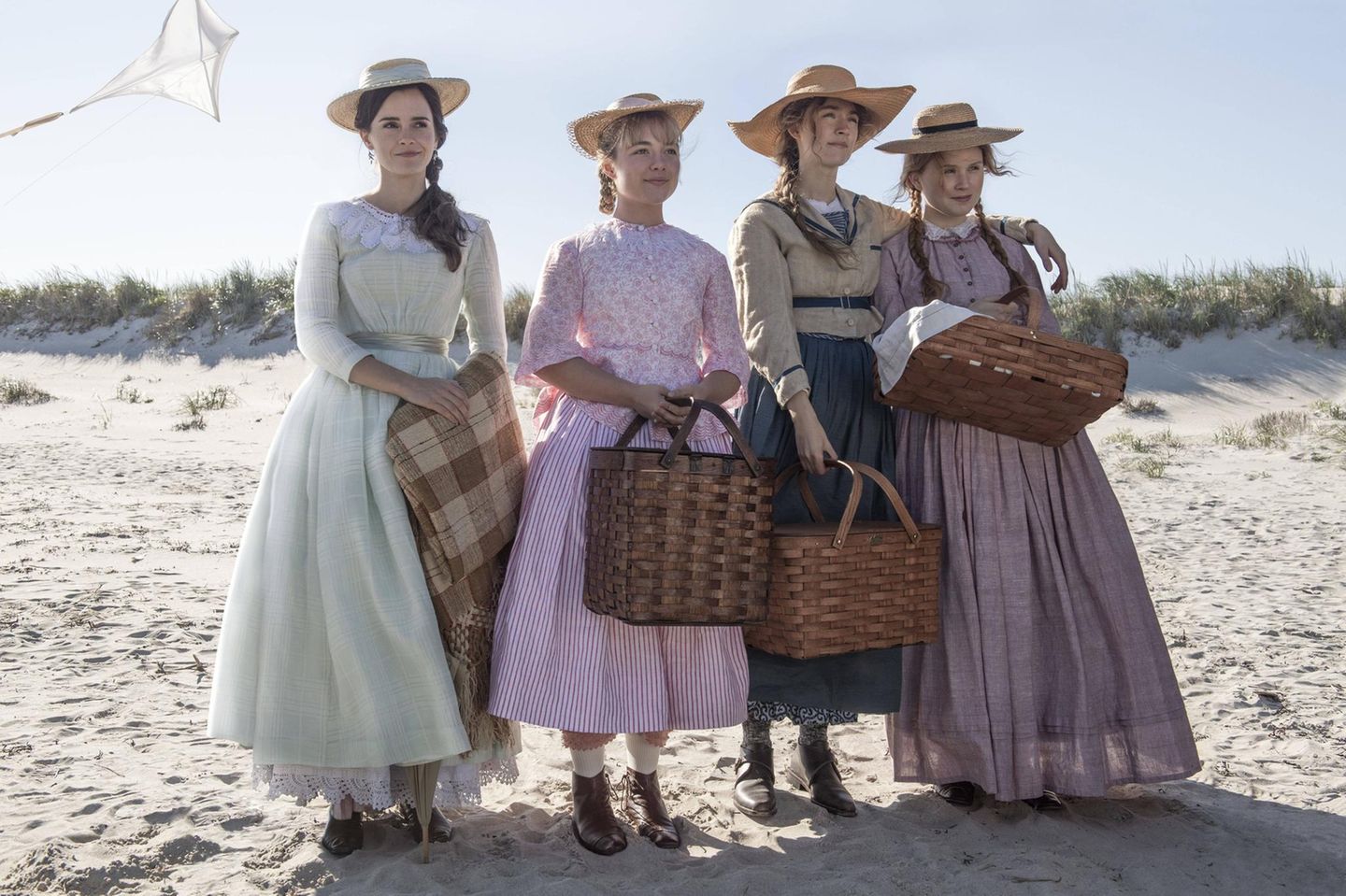 Vorerst letzte Klappe Emma Watson mit Schauspielkolleginnen in einer Filmszene von "Little Women"