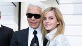 Karl Lagerfeld und Emma Watson bei der Chanel-Modenschau im Herbst 2008