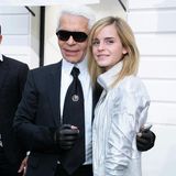 Karl Lagerfeld und Emma Watson bei der Chanel-Modenschau im Herbst 2008