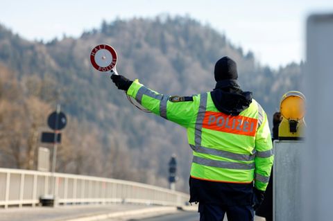Eine Grenzkontrolle an der deutschen Grenze zu Österreich