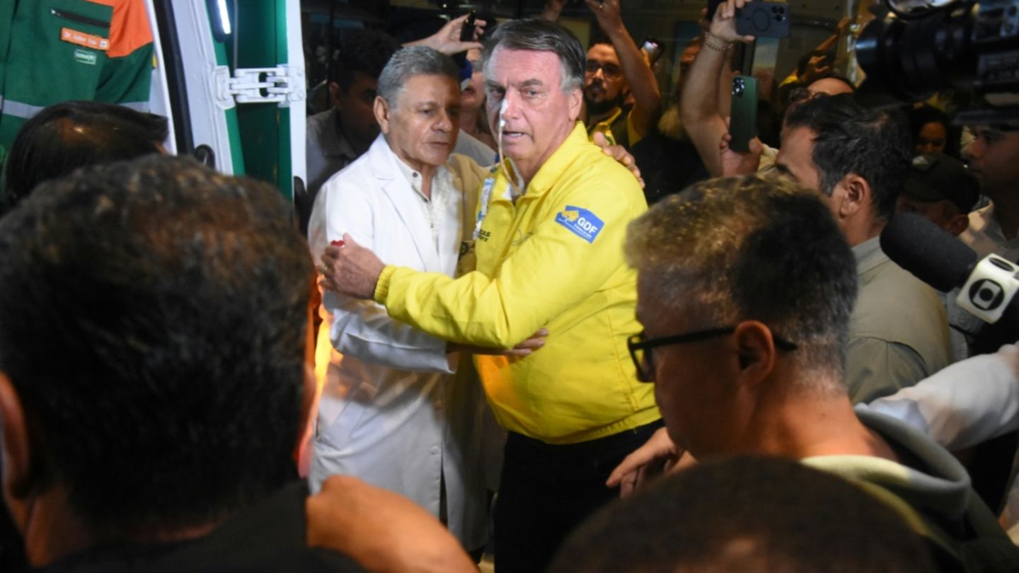 Ex-Präsident Jair Bolsonaro verlässt das Krankenhaus in Natal