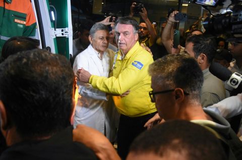 Ex-Präsident Jair Bolsonaro verlässt das Krankenhaus in Natal