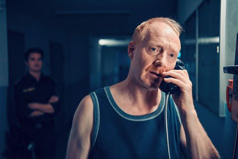 "Inkasso Heinzi" (Simon Schwarz) ist eine beliebte Kultfigur aus dem Wiener "Tatort". Foto: Hubert Mican/ARD Degeto Film/ORF/dpa