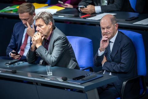 So viel "Ruhegeld" steht Ministern und Kanzlern nach der Amtszeit zu