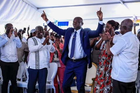 Wahlsieger Brice Oligui Nguema (M.)