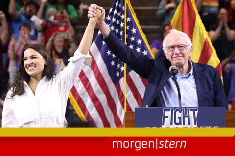 Bernie Sanders und Alexandria Ocasio-Cortez sind derzeit auf gemeinsamer Tour in den USA