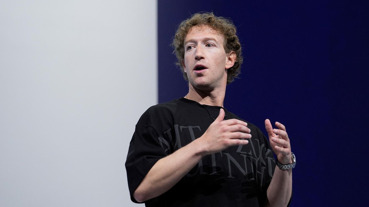 Mark Zuckerberg Mark Zuckerberg