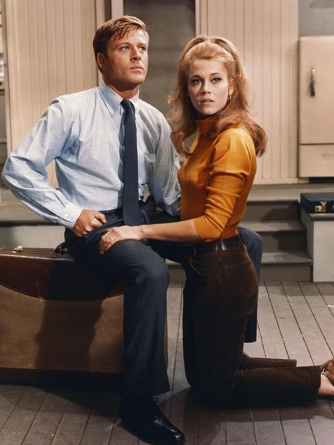 Sie waren jung: In der Beziehungskomödie "Barfuß im Park" von 1967 spielt Robert Redford mit Jane Fonda ein frisch verheiratetes Pärchen und seine Reibereien