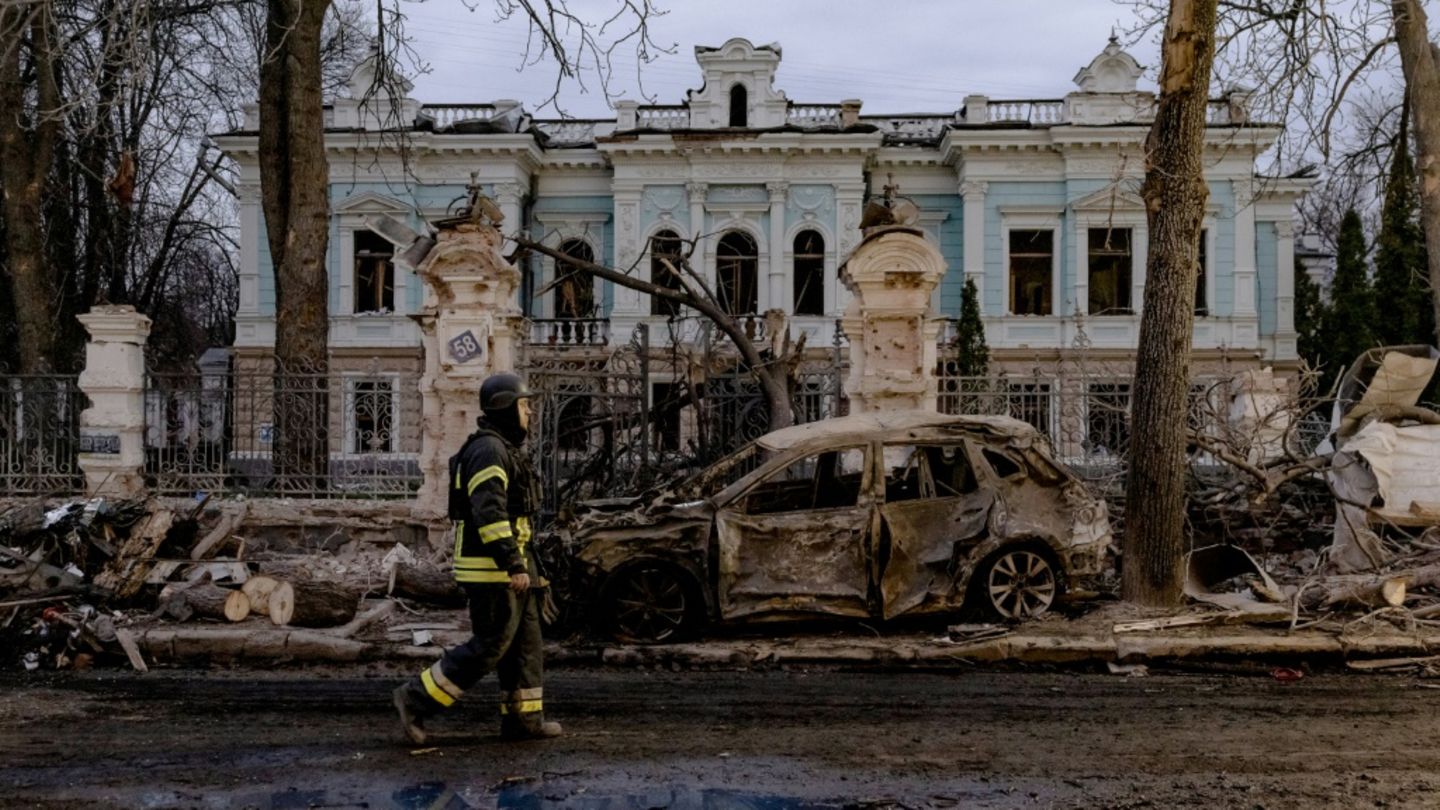 Der Schauplatz des russischen Raketenangriffs in Sumy