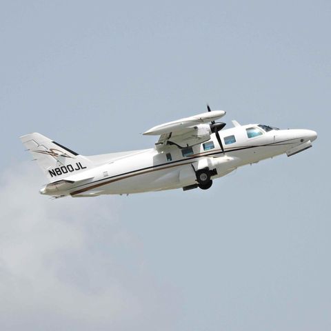 Das zweimotorige Flugzeug der Marke Mitsubishi stürzte im Osten des Bundesstaates ab