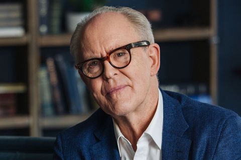 John Lithgow wird zu Harry Potters Schulleiter Albus Dumbledore
