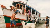Diese Familie lebt auf einem Boot