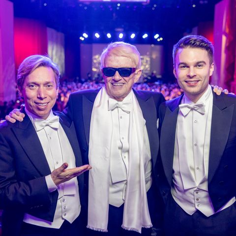 Heino mit seinem Manager Helmut Werner (l.) und Social-Media-Berater Benedict Bartsch (r.) auf dem Wiener Opernball