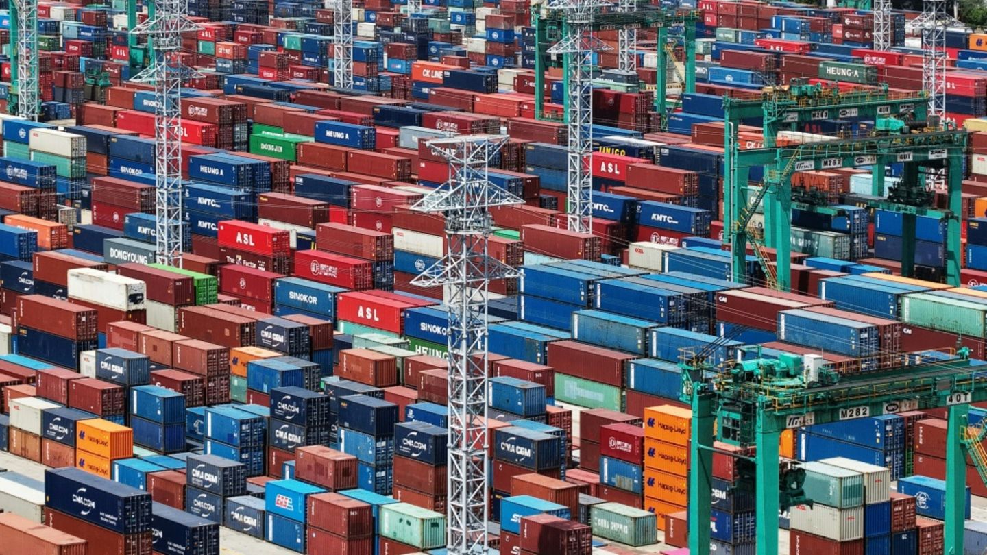 Zahlreiche Container