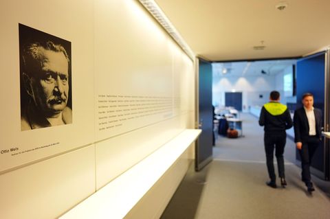 Blick in den Flur zum Otto-Wels-Saal vor der Fraktionssitzung der SPD