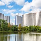 Hotels: Außenansicht des Izmailovo Hotels in Moskau