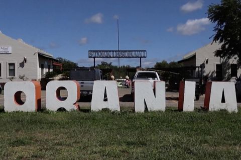 Große Ortssteine bilden den Namen der Bewegung "Orania" in Südafrika