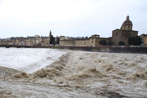 Italien: Der überflutete Arno in Florenz