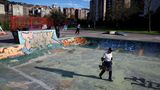 88 Jahre alter Skateboarder
