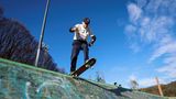 88 Jahre alter Skateboarder