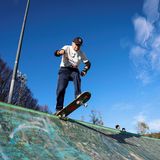 88 Jahre alter Skateboarder