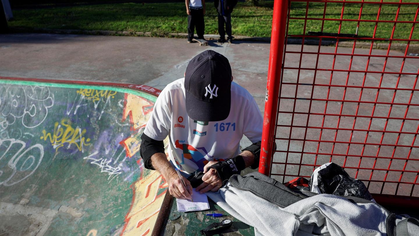 88 Jahre alter Skateboarder