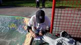 88 Jahre alter Skateboarder
